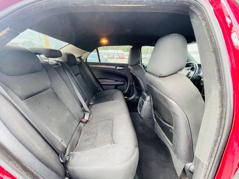 Used 2019 Chrysler 300 Touring w/ Chrome Appearance Package RWD image 21