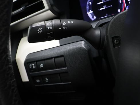 Certified 2024 Toyota Tacoma TRD Off-Road AWD/4WD image 25