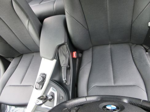 Used 2016 BMW 320i Sedan image 13