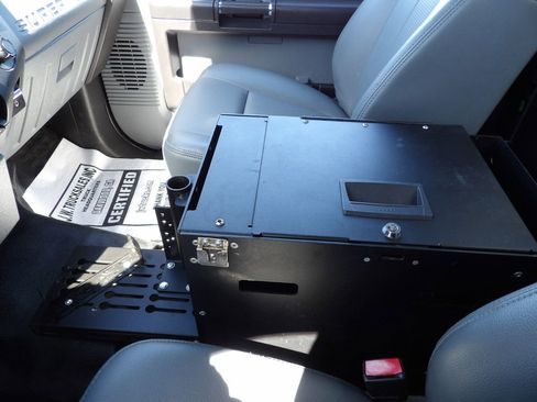 Used 2015 Ford F550 2WD Regular Cab Super Duty image 24