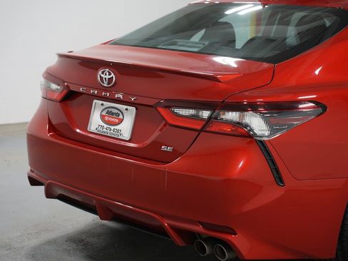 Used 2021 Toyota Camry SE FWD image 9