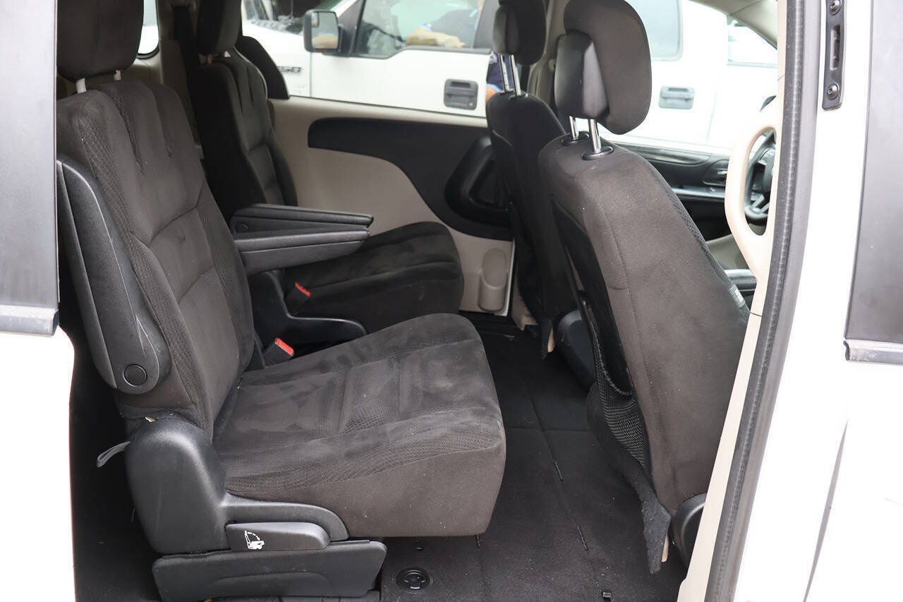 Used 2016 Dodge Grand Caravan SE w/ Quick Order Package 29E SE FWD image 21
