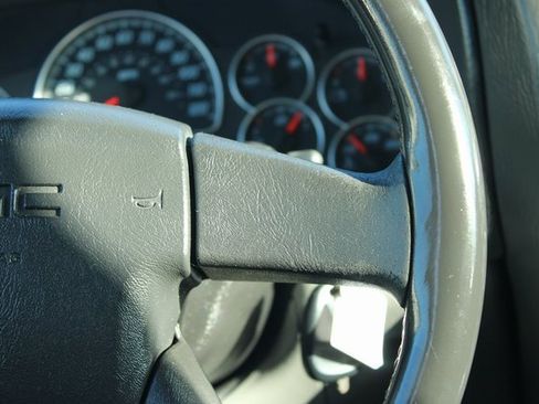 Used 2004 GMC Envoy XUV SLE w/ 1SB Preferred Equipment Group image 23