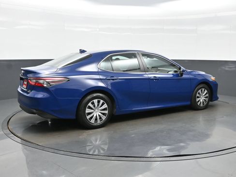 Used 2023 Toyota Camry LE FWD image 6