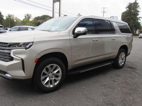 Used 2024 Chevrolet Suburban Premier image 4