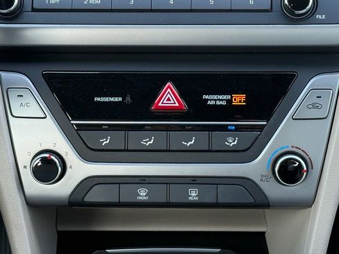 Used 2017 Hyundai Elantra SE image 23