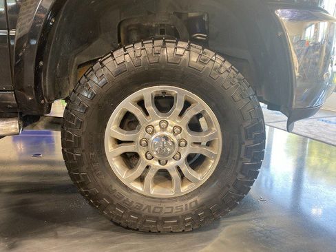 Used 2017 RAM 2500 Laramie AWD/4WD image 5