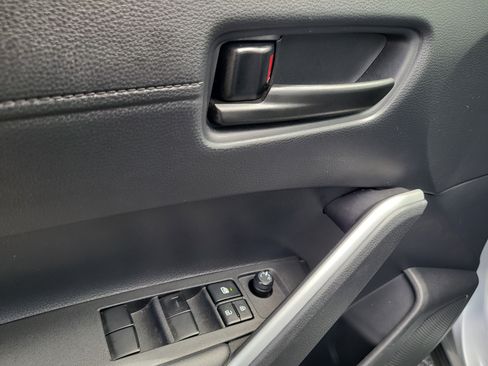 Certified 2024 Toyota Corolla Cross LE image 17