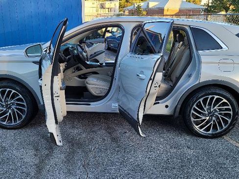 Used 2019 Lincoln Nautilus Reserve image 20