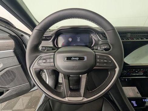 New 2025 Jeep Grand Cherokee L Limited w/ Luxury Tech Group II image 19