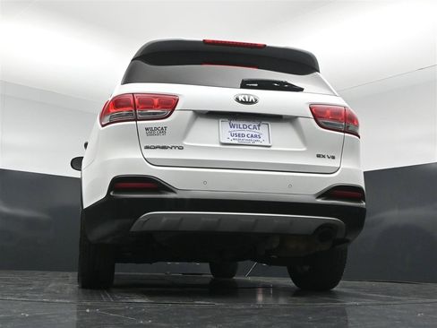 Used 2017 Kia Sorento EX AWD/4WD image 33