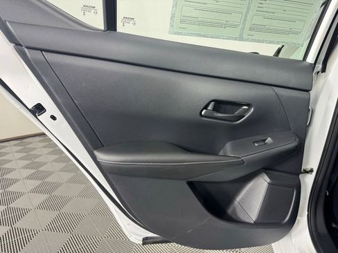 Used 2025 Nissan Sentra SV FWD image 33