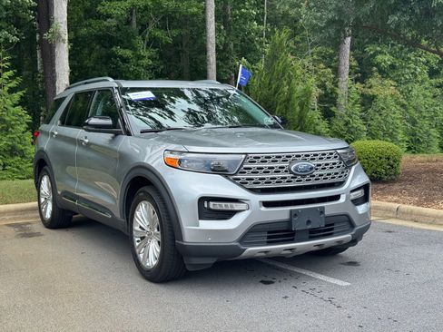 Used 2021 Ford Explorer Limited w/ Equipment Group 301A image 2