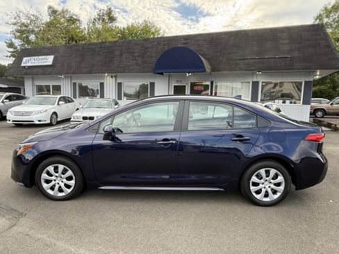 Used 2022 Toyota Corolla LE image 5