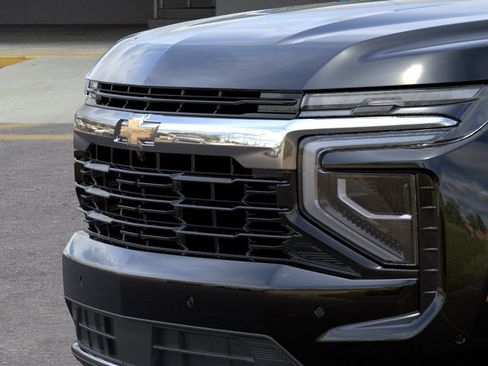 Used 2026 Chevrolet Suburban LS AWD/4WD image 13