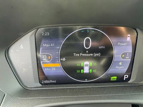 Used 2023 Chevrolet Bolt EUV LT w/ Convenience Package FWD image 26
