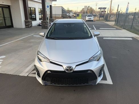 Used 2018 Toyota Corolla SE image 9