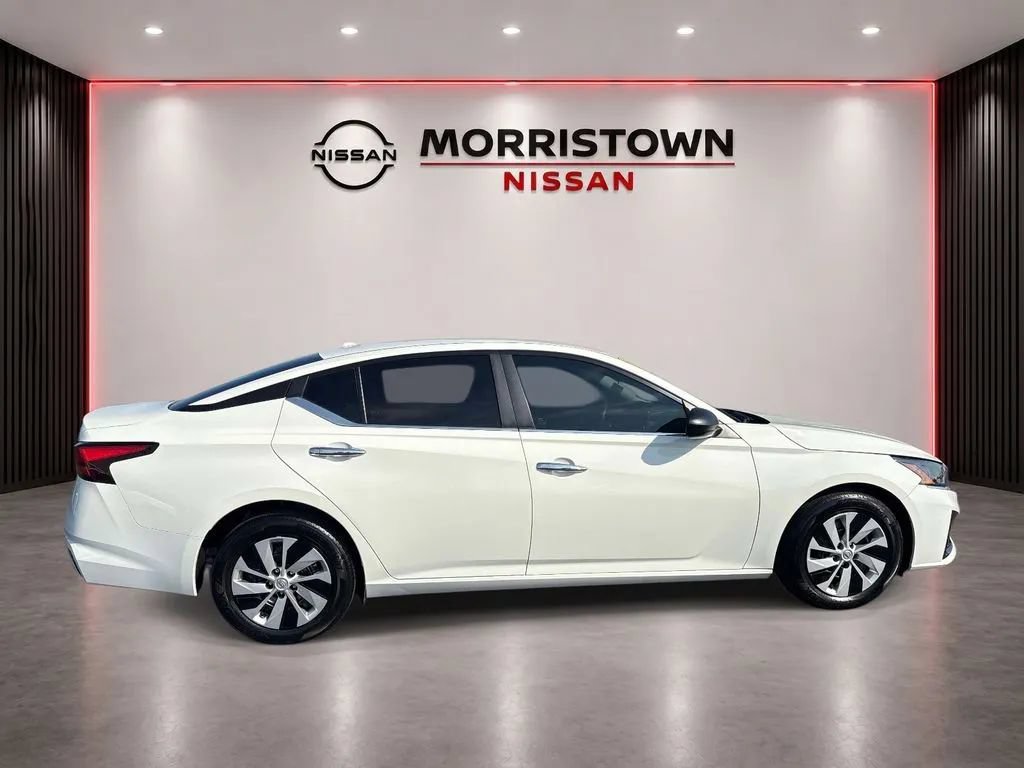 Used 2025 Nissan Altima 2.5 S FWD image 2