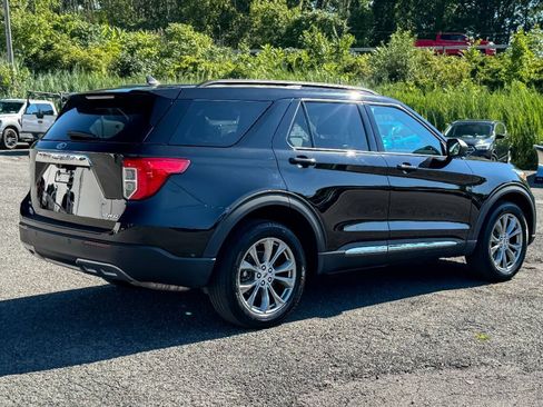 Used 2023 Ford Explorer XLT w/ Equipment Group 202A AWD/4WD image 3
