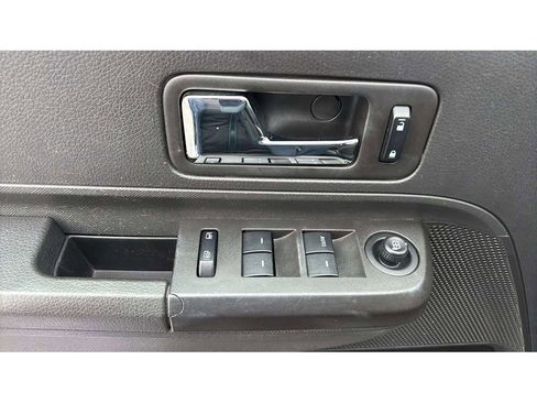 Used 2009 Ford Edge SE image 16