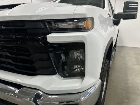 Used 2024 Chevrolet Silverado 2500 W/T w/ WT Convenience Package AWD/4WD image 29