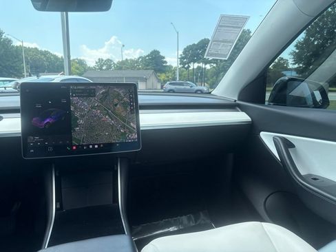 Used 2020 Tesla Model Y Long Range AWD/4WD image 9