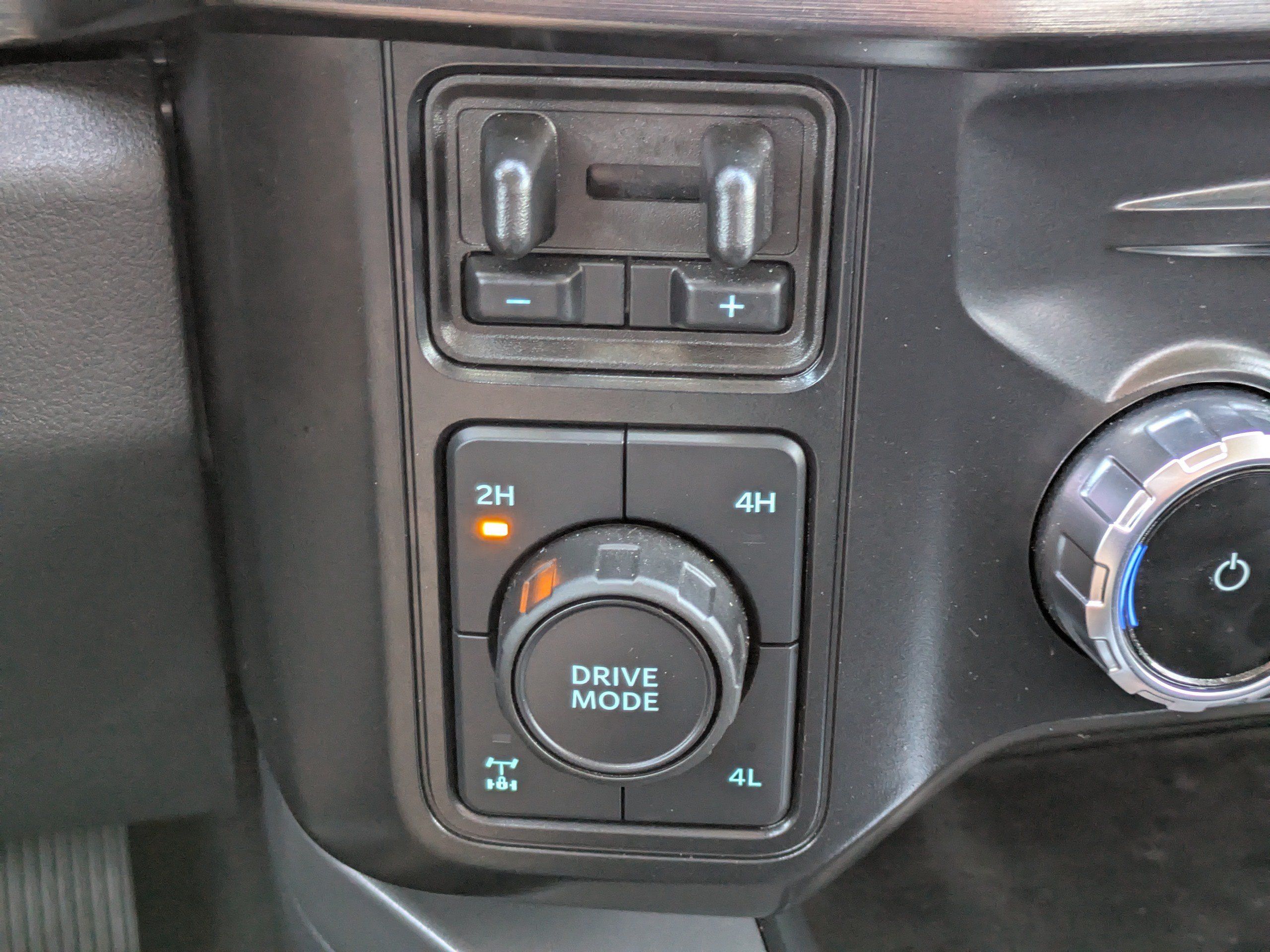 Used 2024 Ford F250 Lariat w/ Chrome Package AWD/4WD image 27