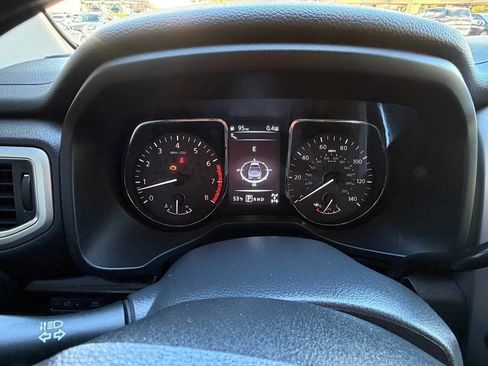 Used 2017 Nissan Titan S AWD/4WD image 21