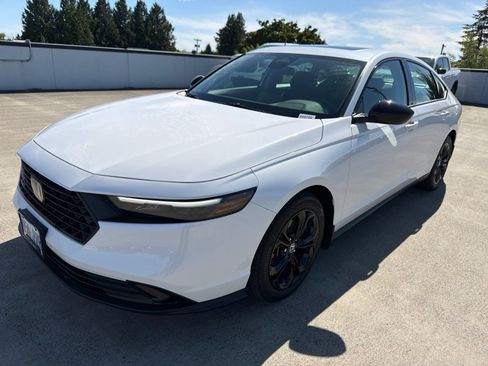 Used 2025 Honda Accord SE image 1