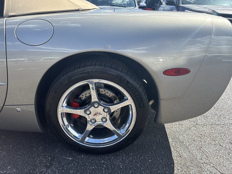 Used 2002 Chevrolet Corvette Convertible w/ Preferred Equipment Group2 RWD image 11
