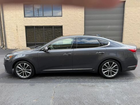 Used 2017 Kia Cadenza Technology FWD image 3