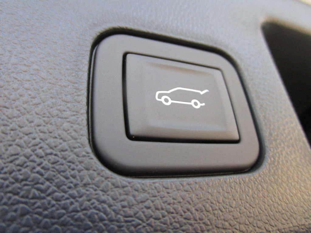 New 2027 GMC Terrain Elevation w/ Elevation Premium Package FWD image 16