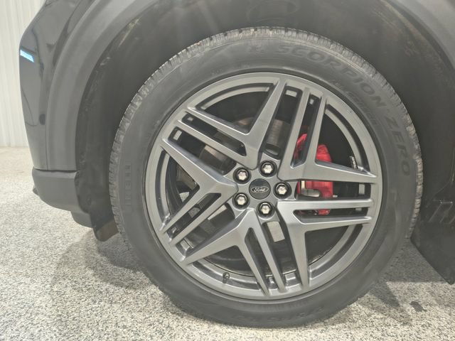 Certified 2025 Ford Explorer ST-Line w/ Premium Package AWD/4WD image 9