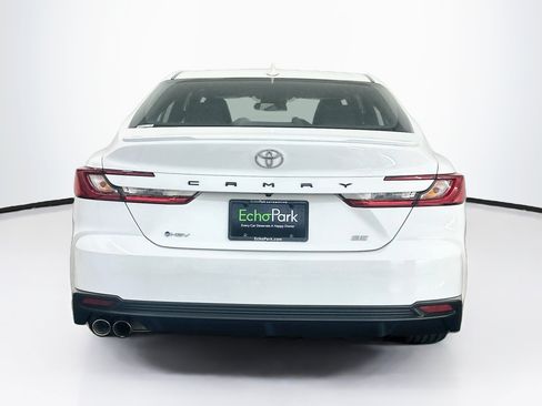 Used 2025 Toyota Camry SE FWD image 7