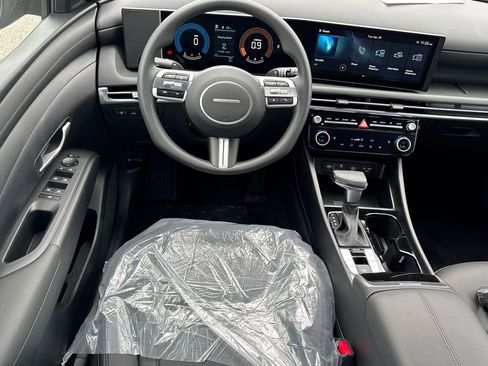 New 2025 Hyundai Santa Cruz SEL image 13
