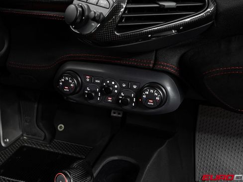 Used 2015 Ferrari 458 Speciale Coupe RWD image 39