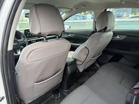 Used 2021 Kia Forte LXS FWD image 13