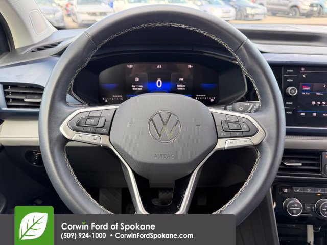 Used 2024 Volkswagen Taos SE w/ Panoramic Sunroof Package FWD image 22