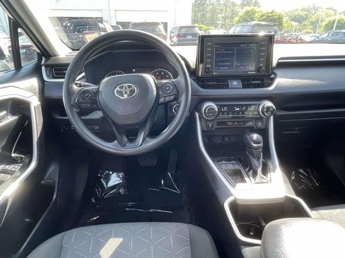 Used 2022 Toyota RAV4 XLE w/ Convenience Package image 18