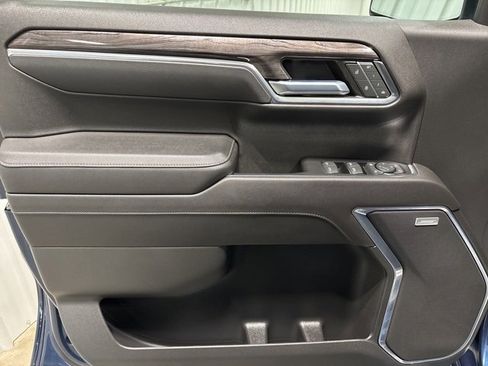 Used 2022 Chevrolet Silverado 1500 LTZ w/ LTZ Premium Package image 13