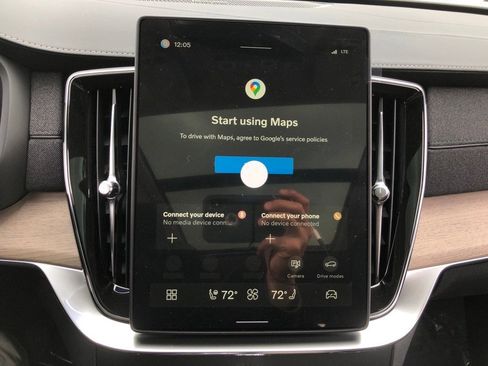 New 2026 Volvo XC90 B6 Plus w/ Protection Package Premier image 24