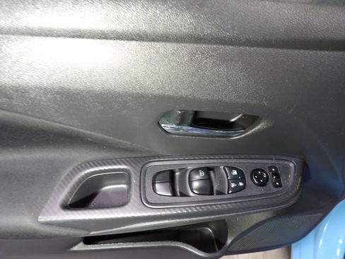 Used 2021 Nissan Versa SV FWD image 7