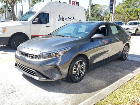 Used 2024 Kia Forte LXS w/ LXS Technology Package image 3