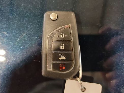 Used 2018 Toyota Camry SE FWD image 25