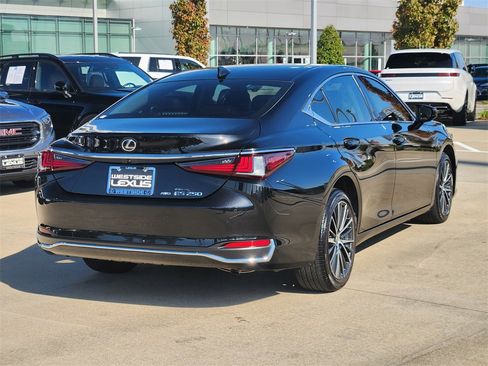 Used 2023 Lexus ES 250 w/ Premium Package image 7