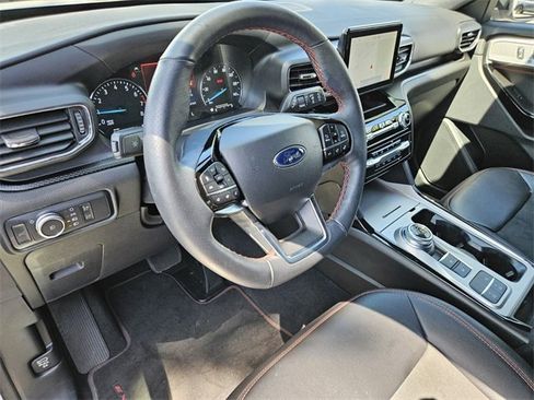 Used 2022 Ford Explorer ST-Line w/ Class IV Trailer Tow Package image 4