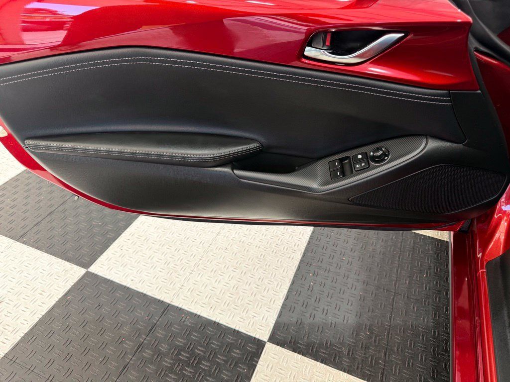 Used 2022 MAZDA MX-5 Miata Club RWD image 15