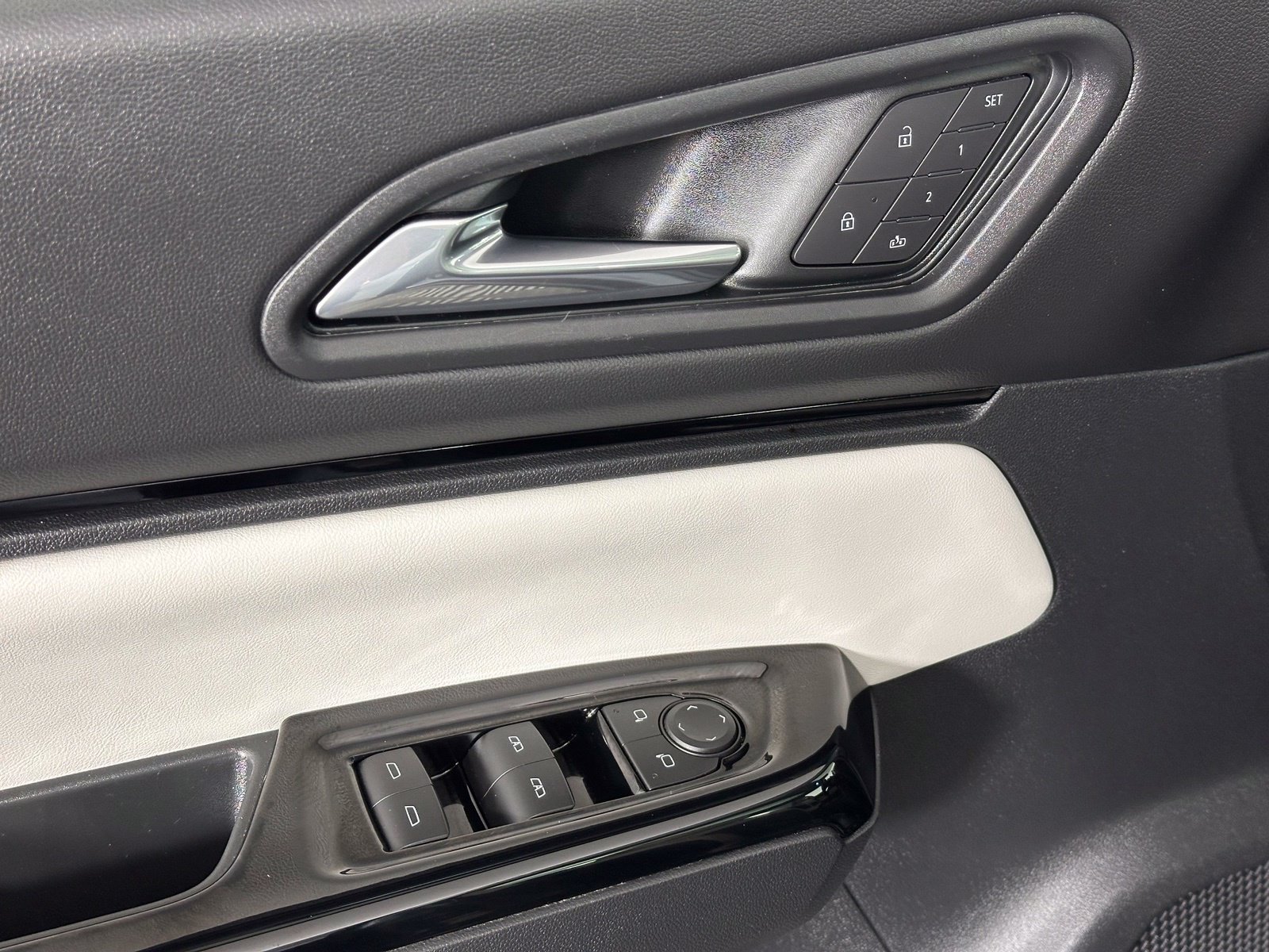 Used 2024 Honda Prologue Touring image 33