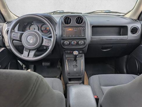 Used 2016 Jeep Patriot Sport image 14