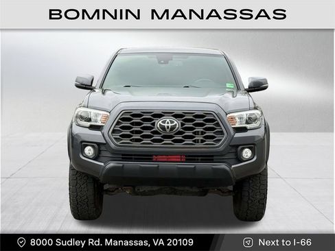 Used 2021 Toyota Tacoma TRD Off-Road image 2